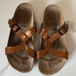 BIRKENSTOCKS Birki's Sz 5 230 Gold Criss Cross Straps Sandals EUC